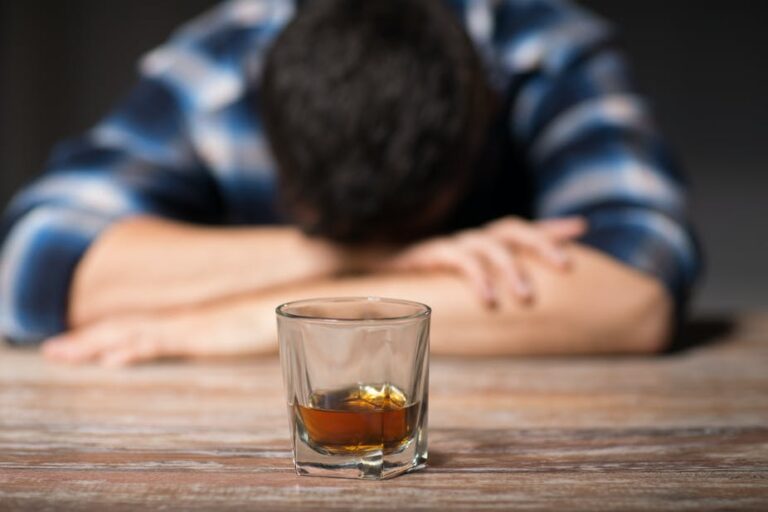 Alcohol Addiction How to Stop Drinking and Regain Control